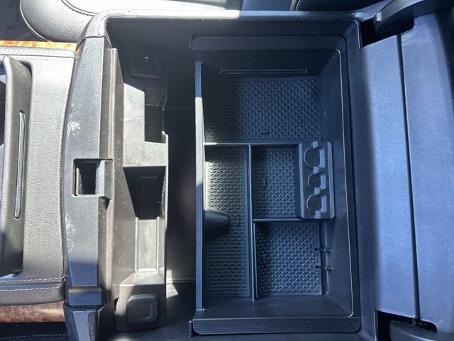 Used 2019 Chevrolet Tahoe Premier AWD/4WD image 32
