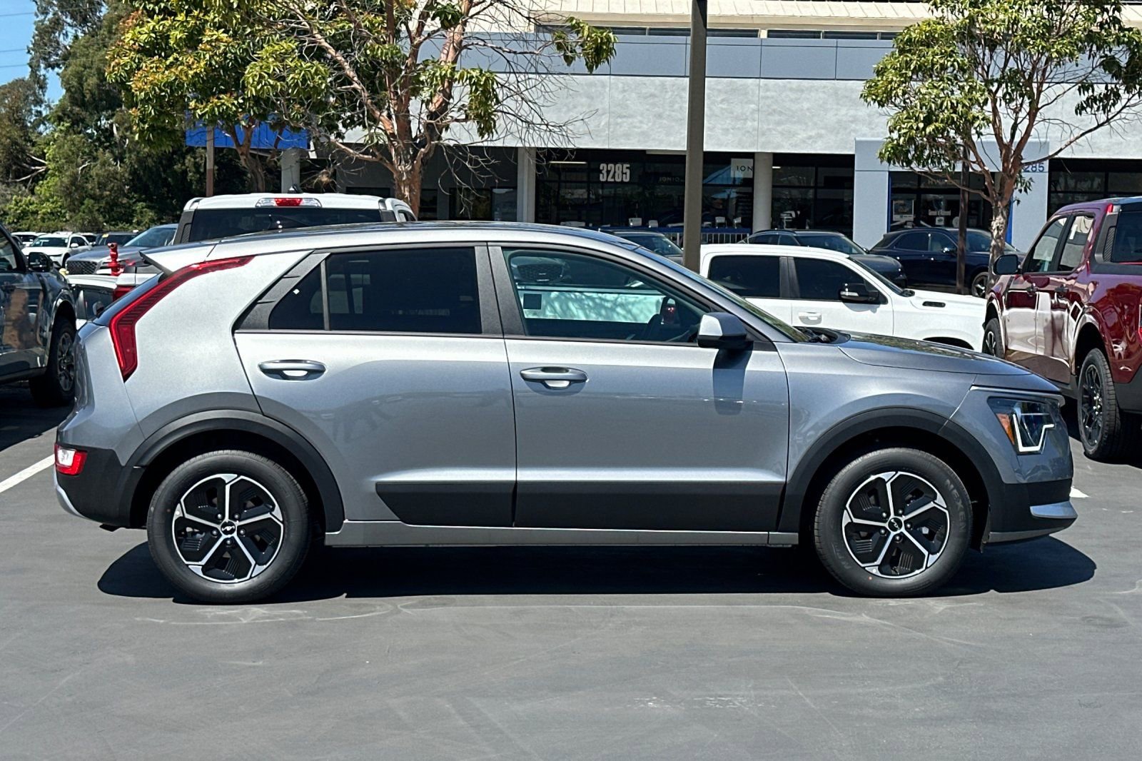 New 2026 Kia Niro LX image 3