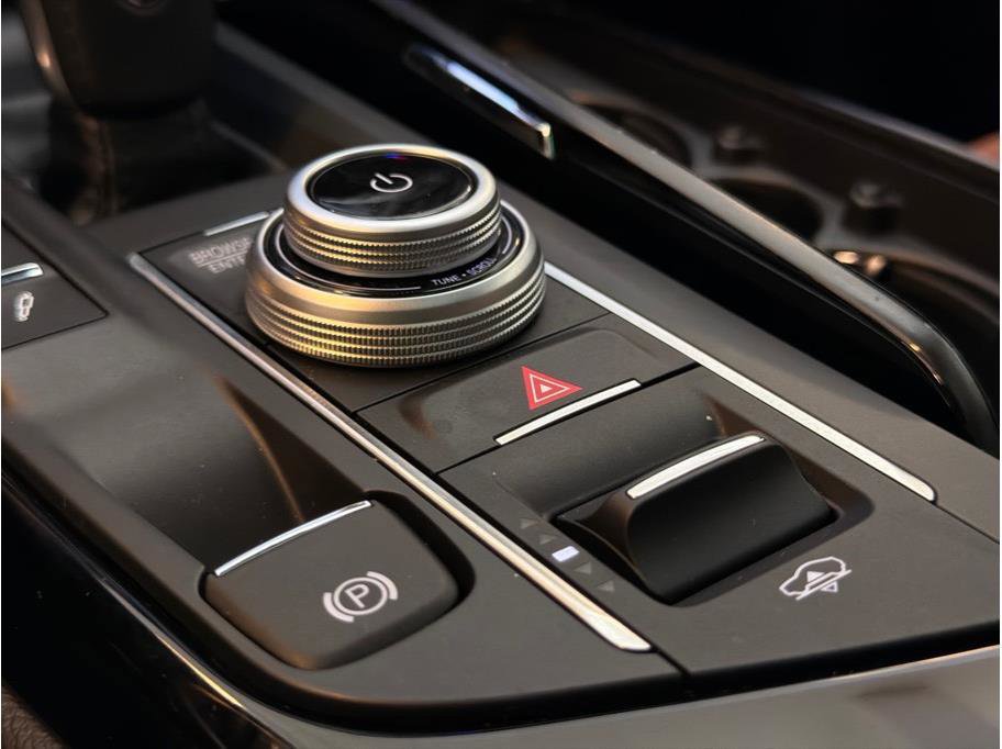 Used 2022 Maserati Levante GT AWD/4WD image 15