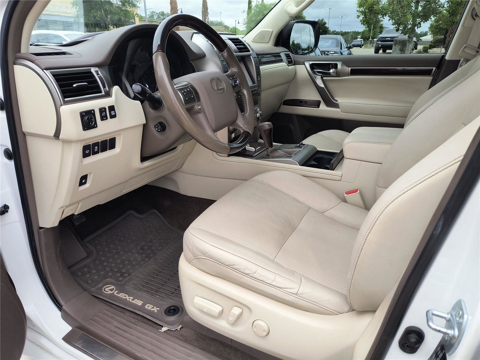 Used 2019 Lexus GX 460 Premium image 2
