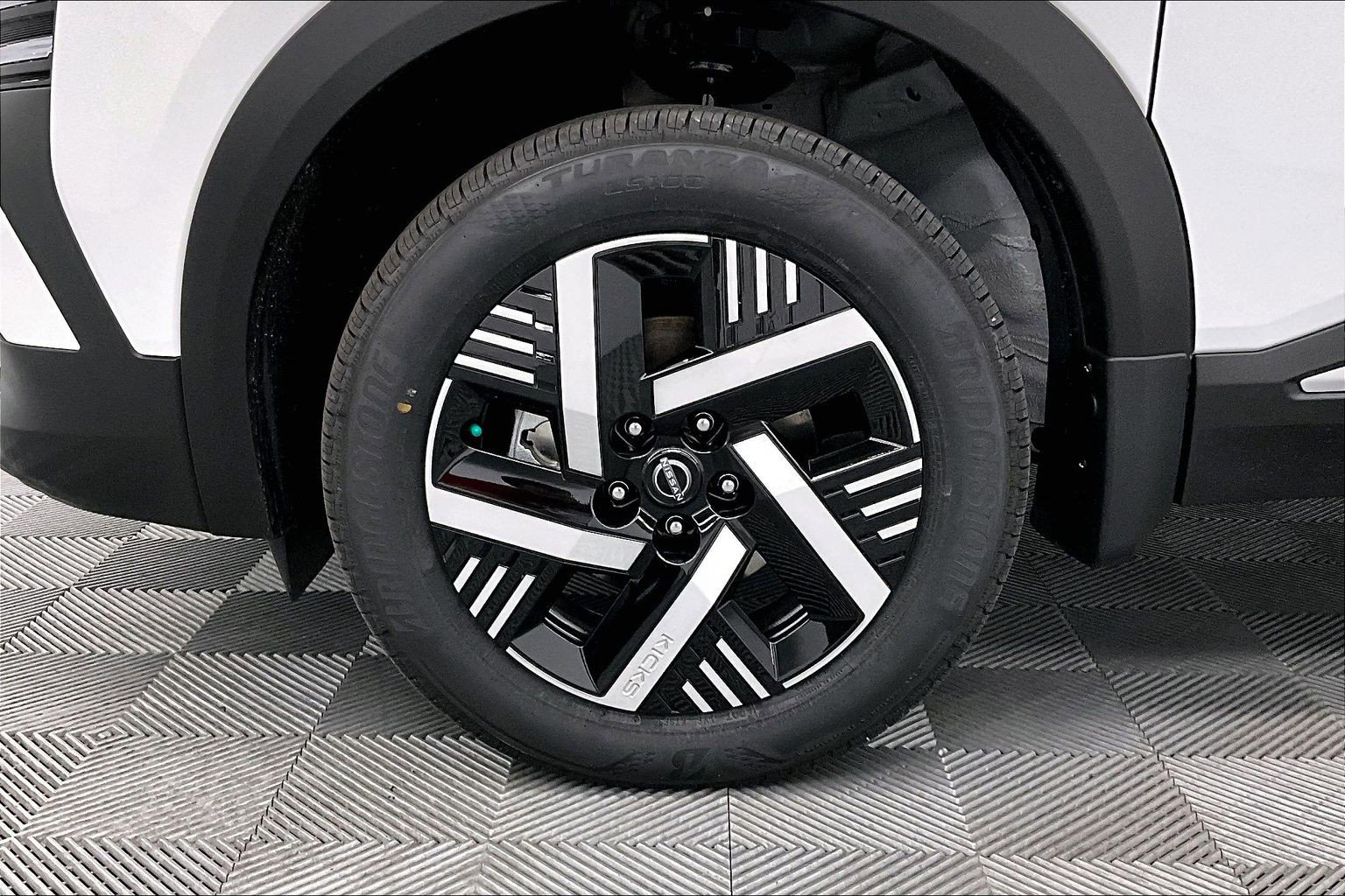 New 2026 Nissan Kicks SV FWD image 12