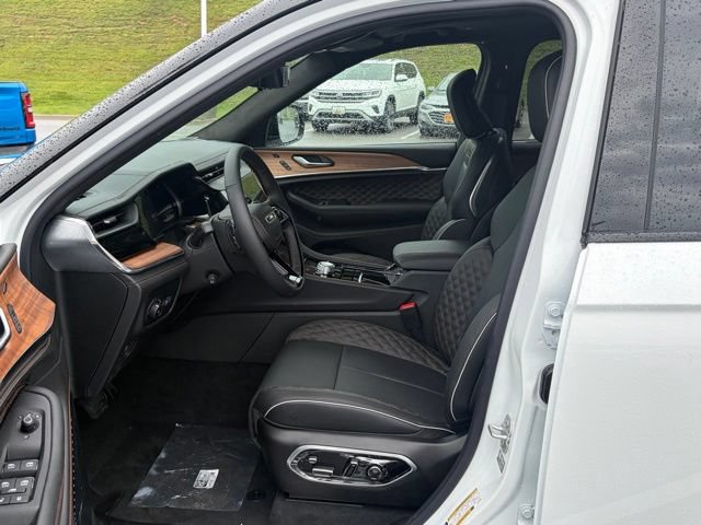 New 2026 Jeep Grand Cherokee L Summit AWD/4WD image 14