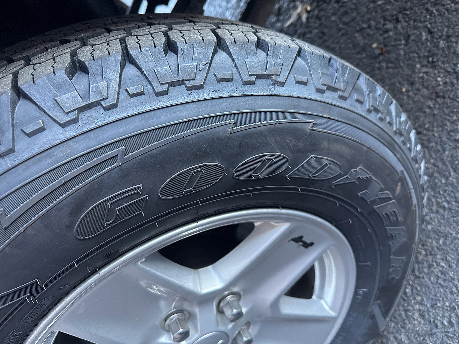 Used 2020 Jeep Gladiator Sport w/ Quick Order Package 24S image 23