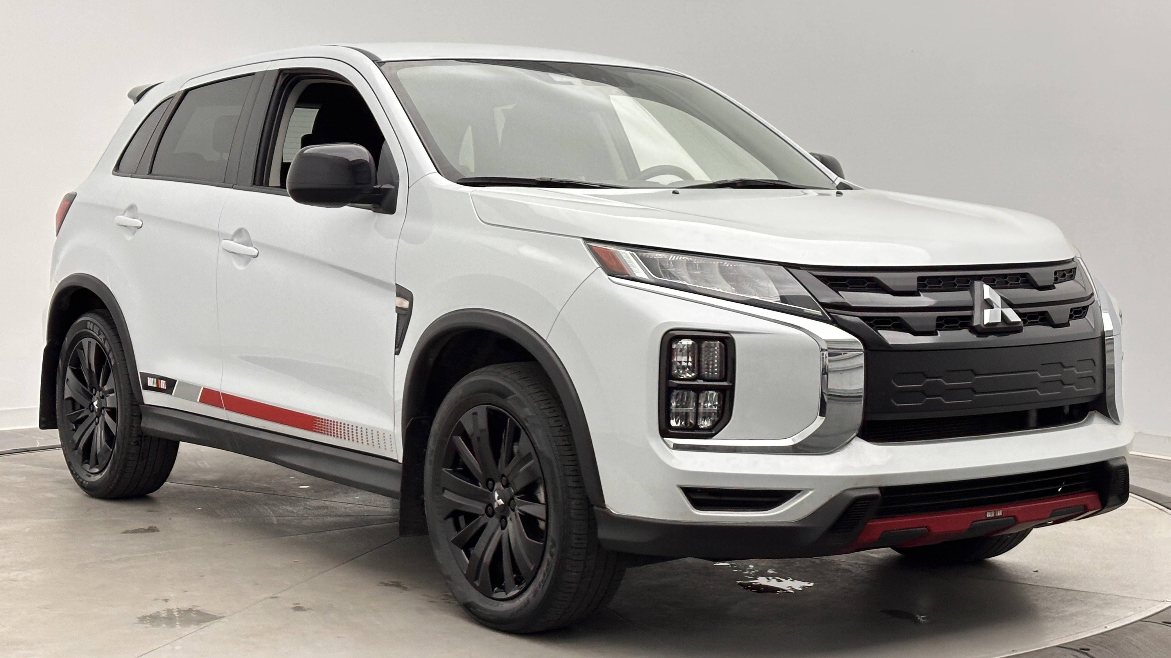 Used 2023 Mitsubishi Outlander Sport AWD image 3