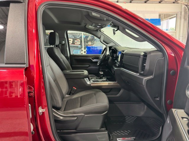 Used 2022 Chevrolet Silverado 1500 LT Trail Boss w/ Convenience Package II AWD/4WD image 14