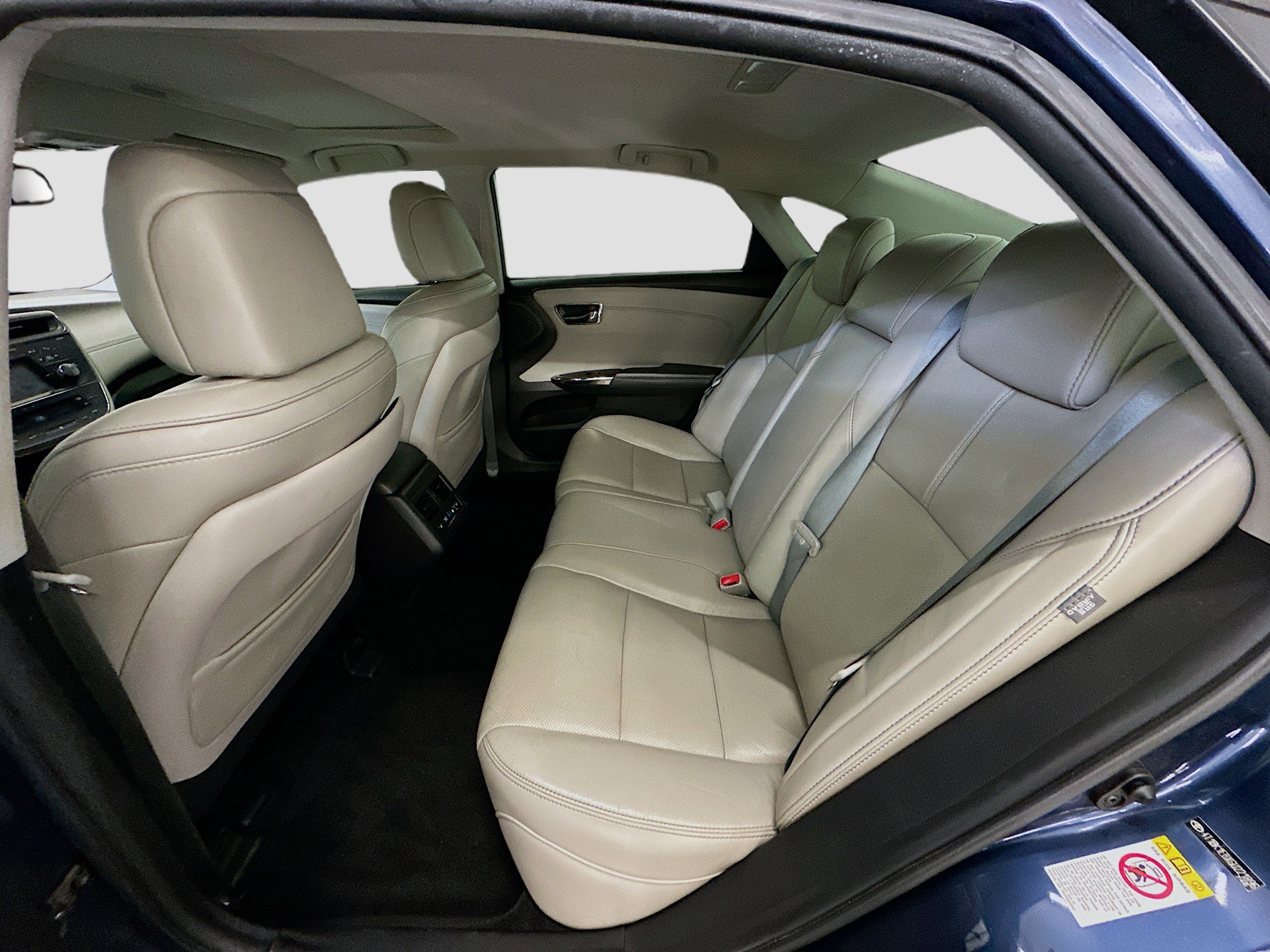 Used 2016 Toyota Avalon Limited image 30