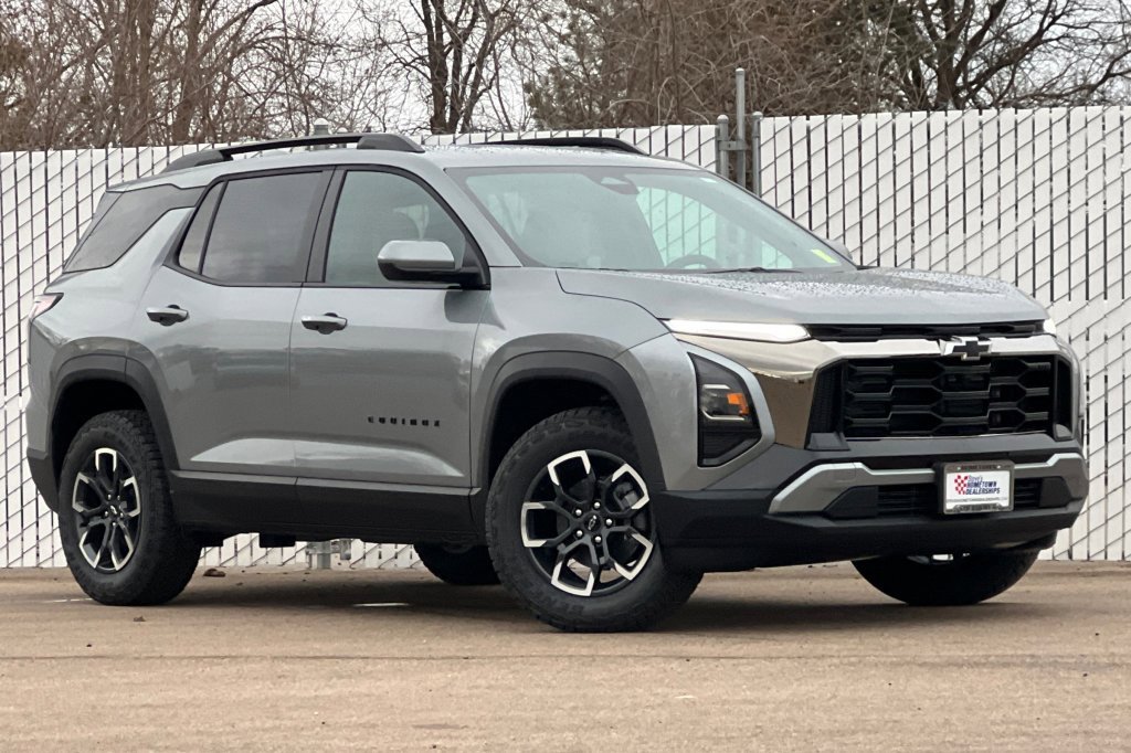 New 2026 Chevrolet Equinox ACTIV image 2