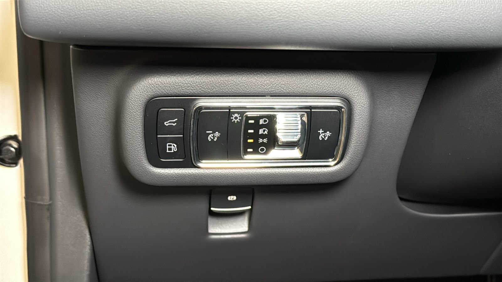 New 2026 Lincoln Nautilus Premier w/ Equipment Group 102A AWD/4WD image 35