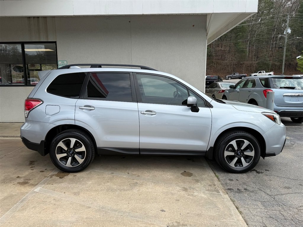 Used 2018 Subaru Forester 2.5i Premium AWD/4WD image 2