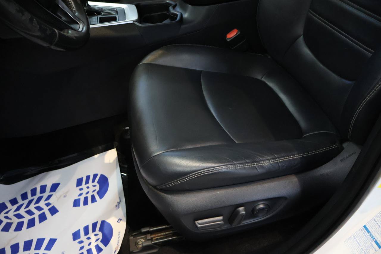 Used 2020 Toyota RAV4 XLE Premium AWD/4WD image 9