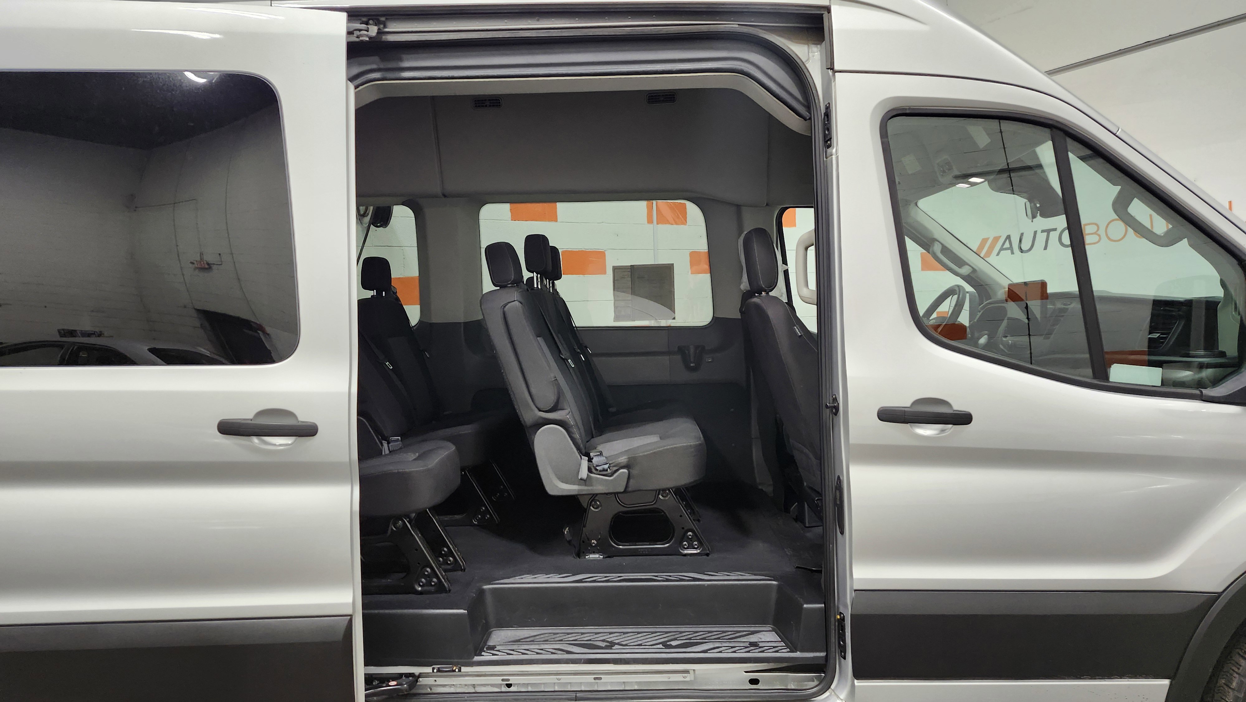 Used 2022 Ford Transit 350 XLT image 18