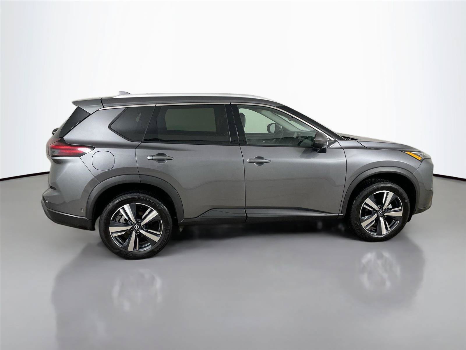 Used 2026 Nissan Rogue SL AWD/4WD image 17