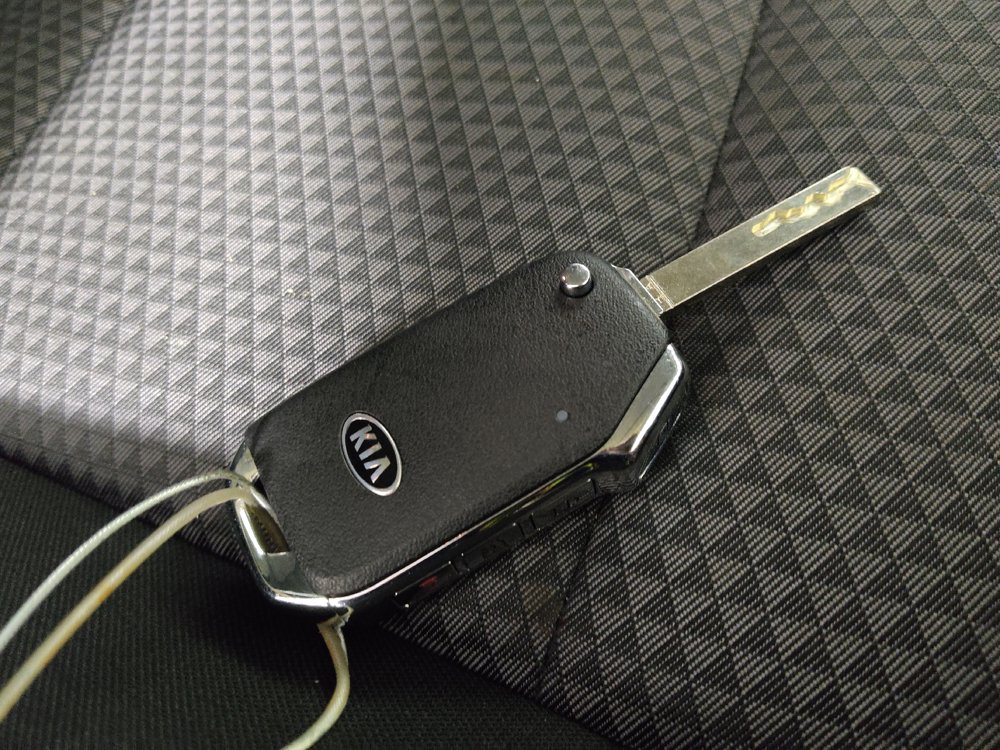 Used 2020 Kia Soul LX FWD image 32