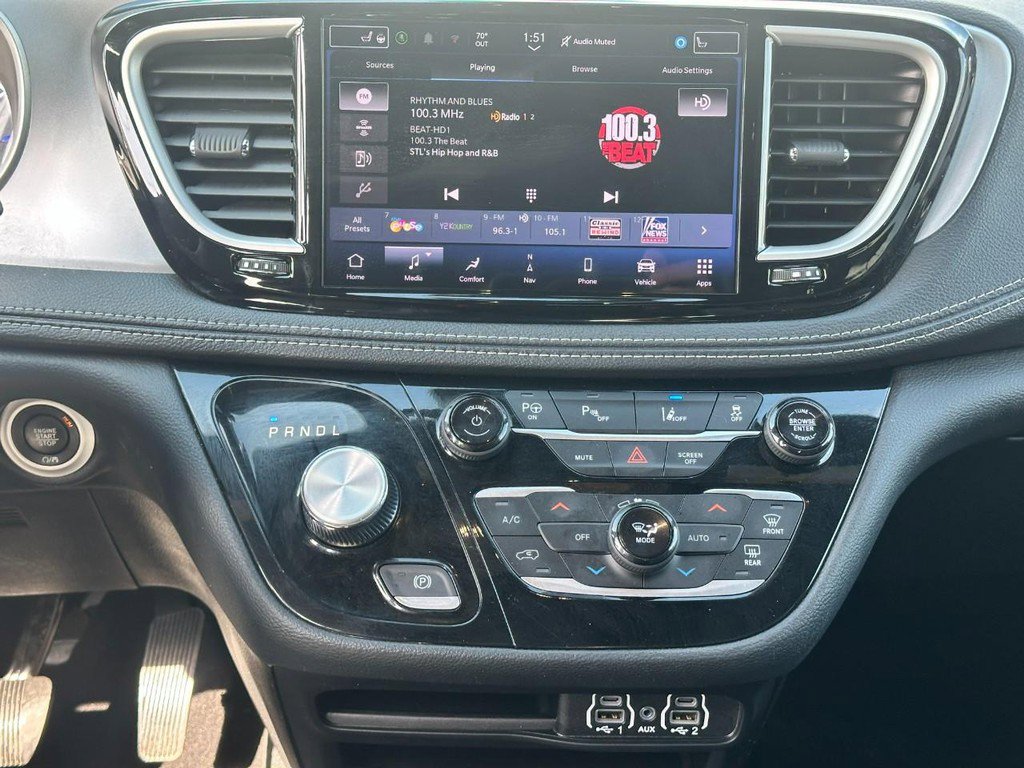 Used 2024 Chrysler Pacifica Limited image 14