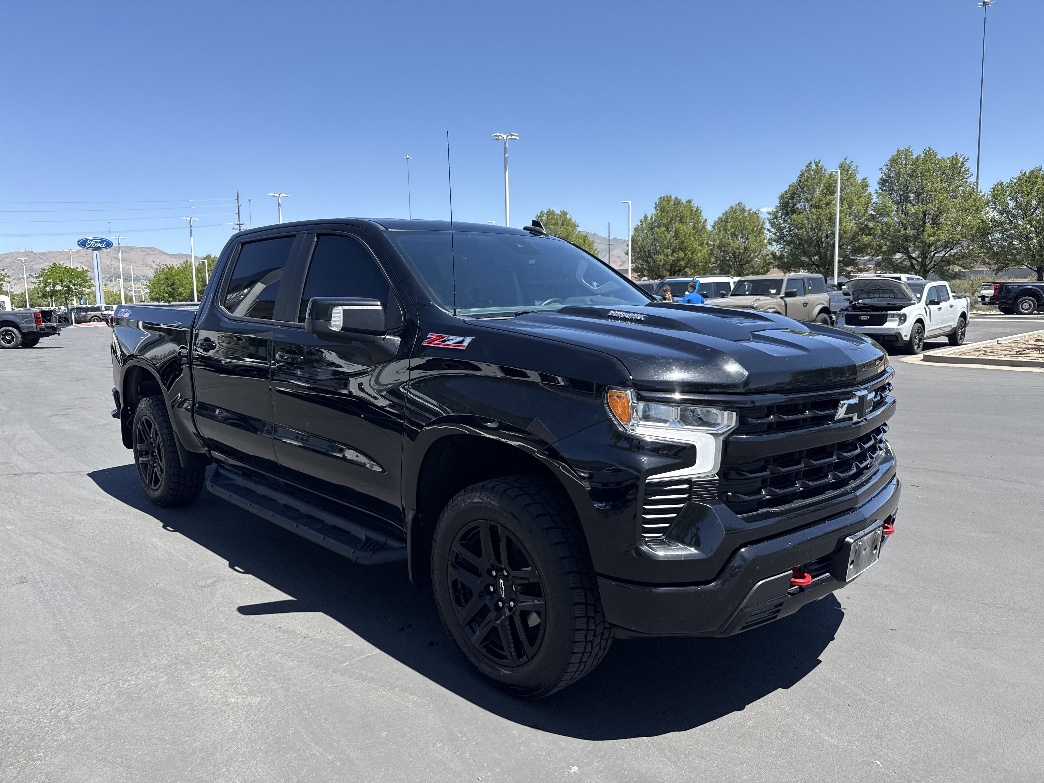 Used 2022 Chevrolet Silverado 1500 LT Trail Boss w/ LT Trail Boss Premium Package AWD/4WD image 7