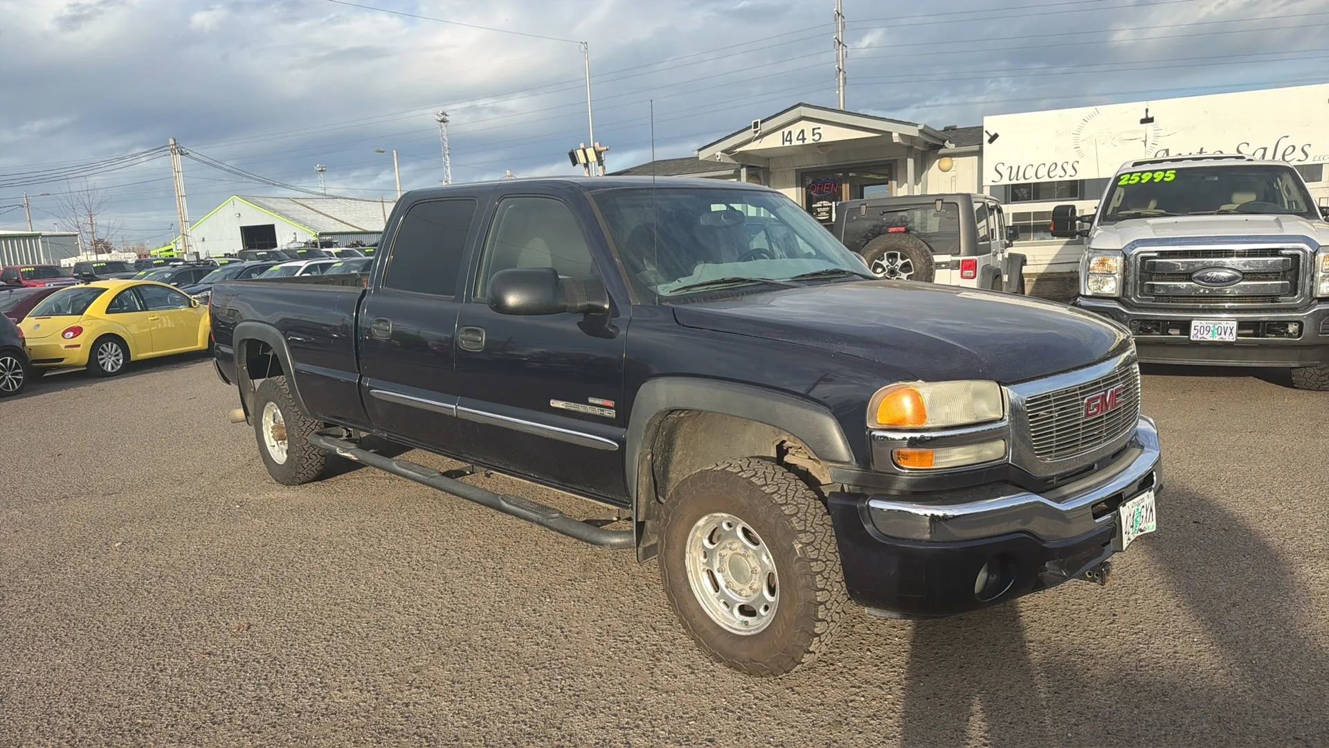 Used 2005 GMC Sierra 2500 SLE w/ Heavy-Duty Power Package AWD/4WD image 2
