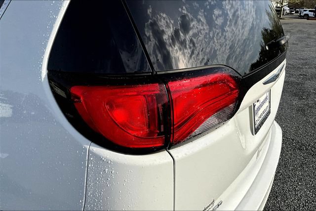 Used 2022 Chrysler Voyager LX FWD image 23