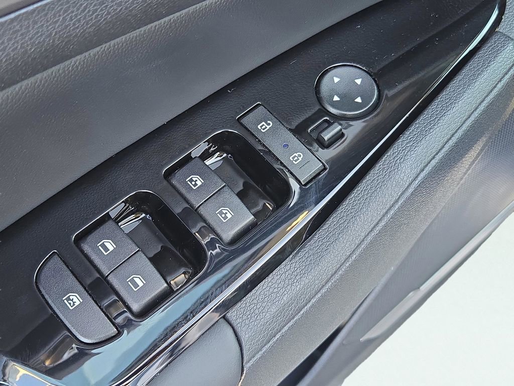 Certified 2025 Kia Sportage EX w/ Premium Package image 17