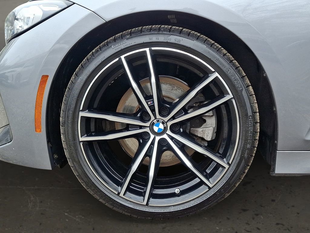 Used 2023 BMW 330i xDrive Sedan w/ M Sport Package AWD/4WD image 9