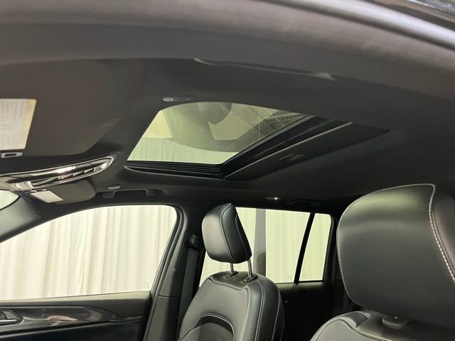 Used 2023 Jeep Grand Cherokee Altitude image 14