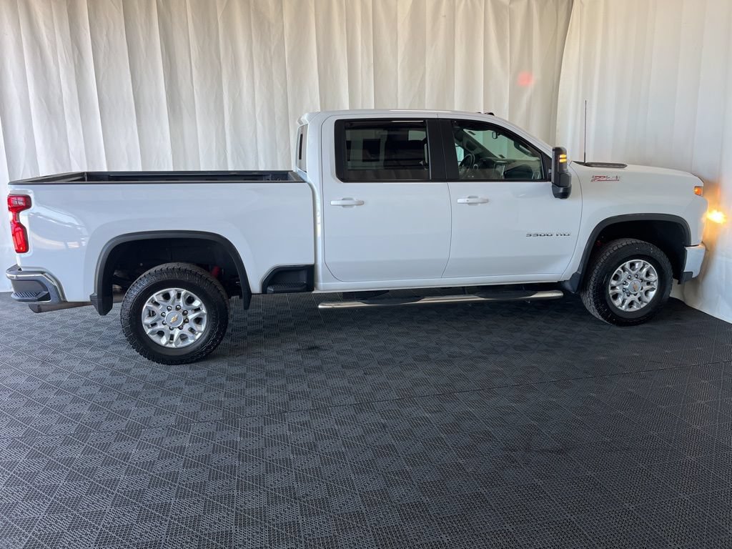 Used 2023 Chevrolet Silverado 3500 LT w/ All Star Edition AWD/4WD image 2