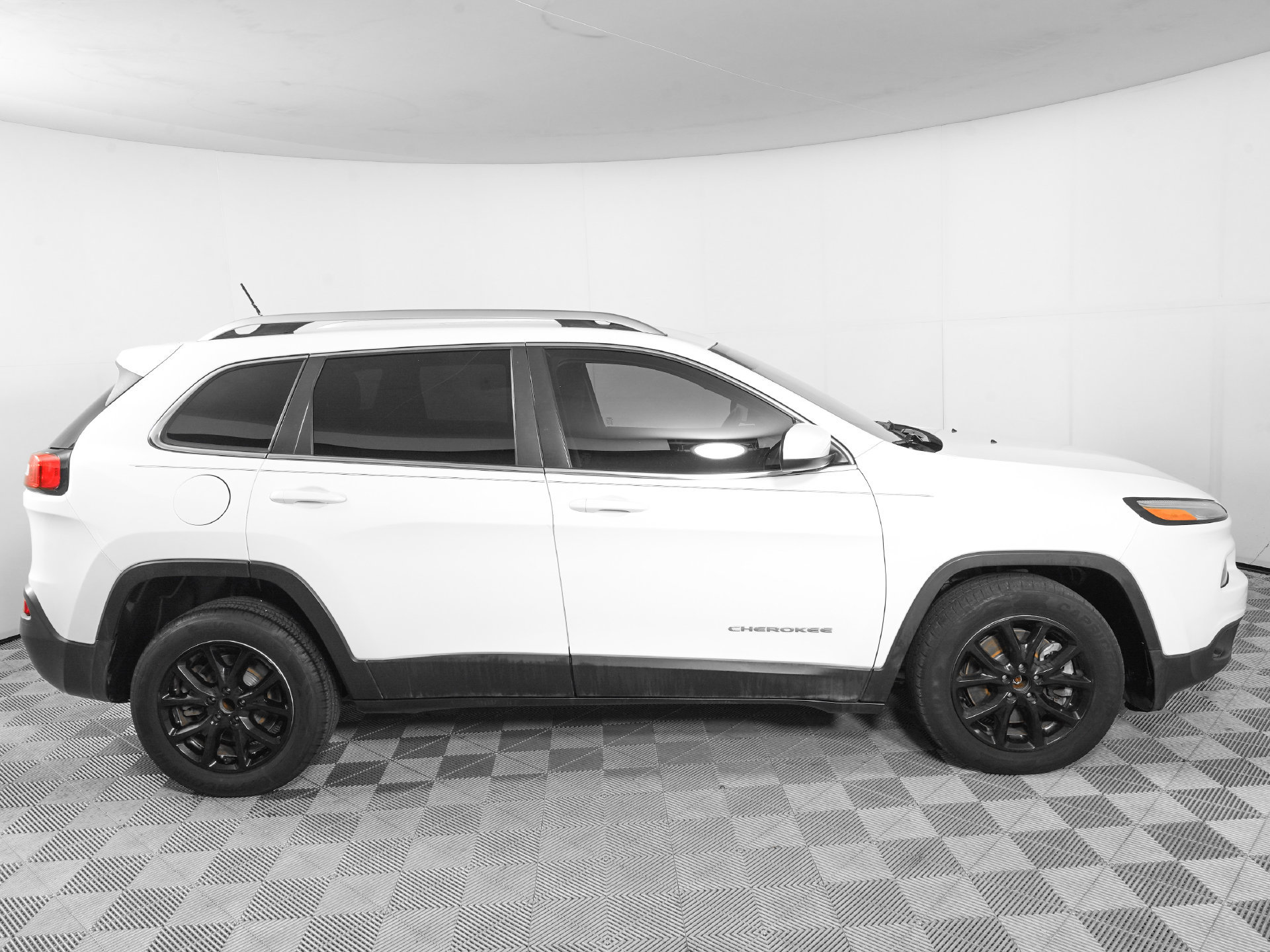 Used 2014 Jeep Cherokee Latitude FWD image 4
