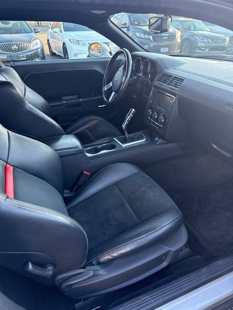 Used 2009 Dodge Challenger SRT8 w/ SRT Option Group II image 7