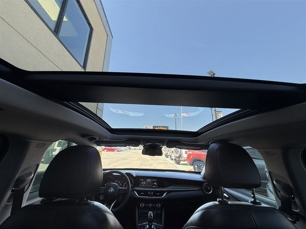 Used 2021 Alfa Romeo Stelvio Ti w/ Nero Edizione AWD/4WD image 35