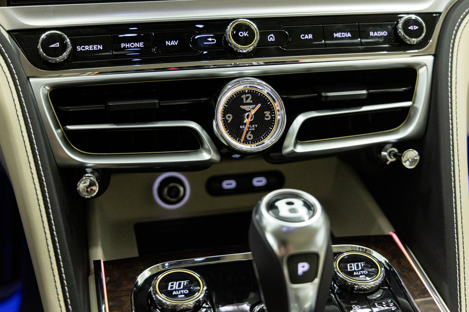 Certified 2026 Bentley Flying Spur Plug-In Hybrid image 36