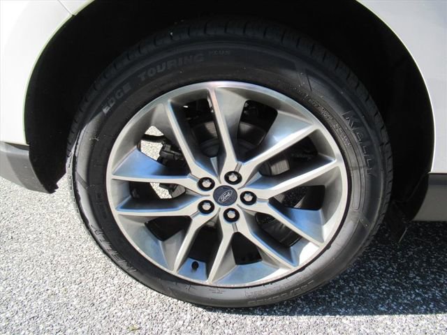 Used 2016 Ford Edge Titanium w/ Equipment Group 301A FWD image 8