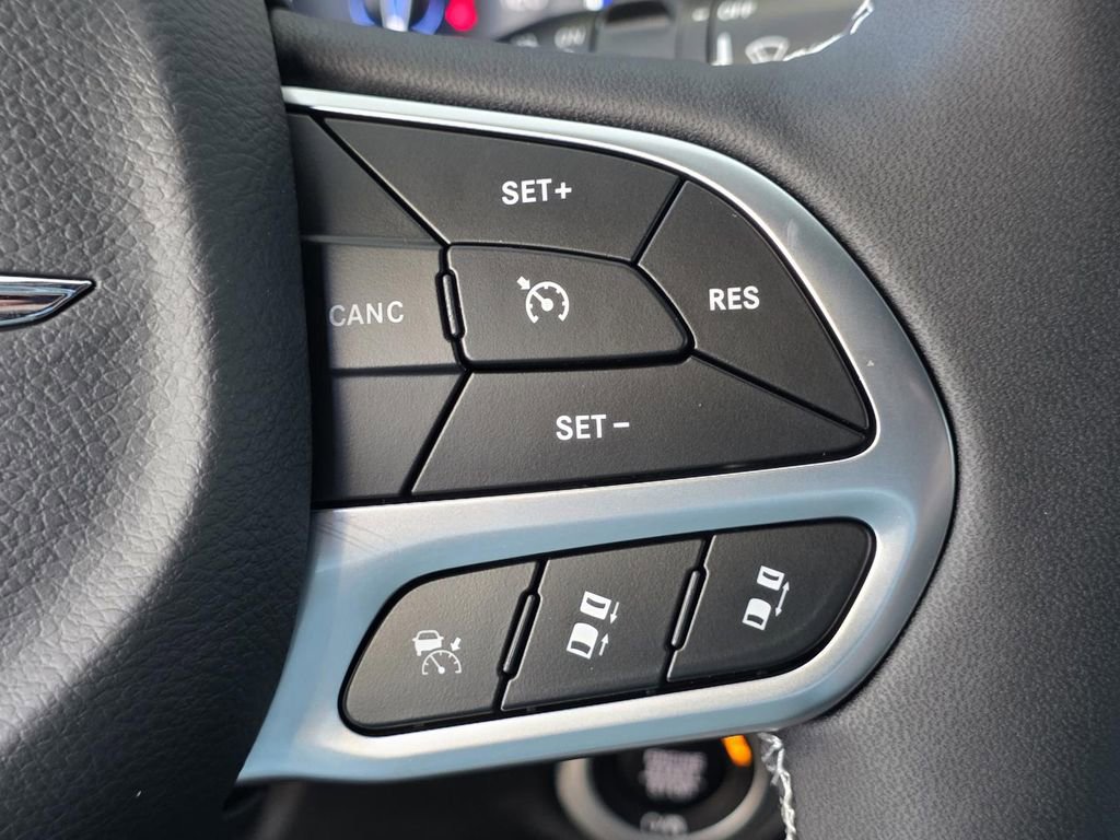 New 2026 Chrysler Pacifica Select image 35