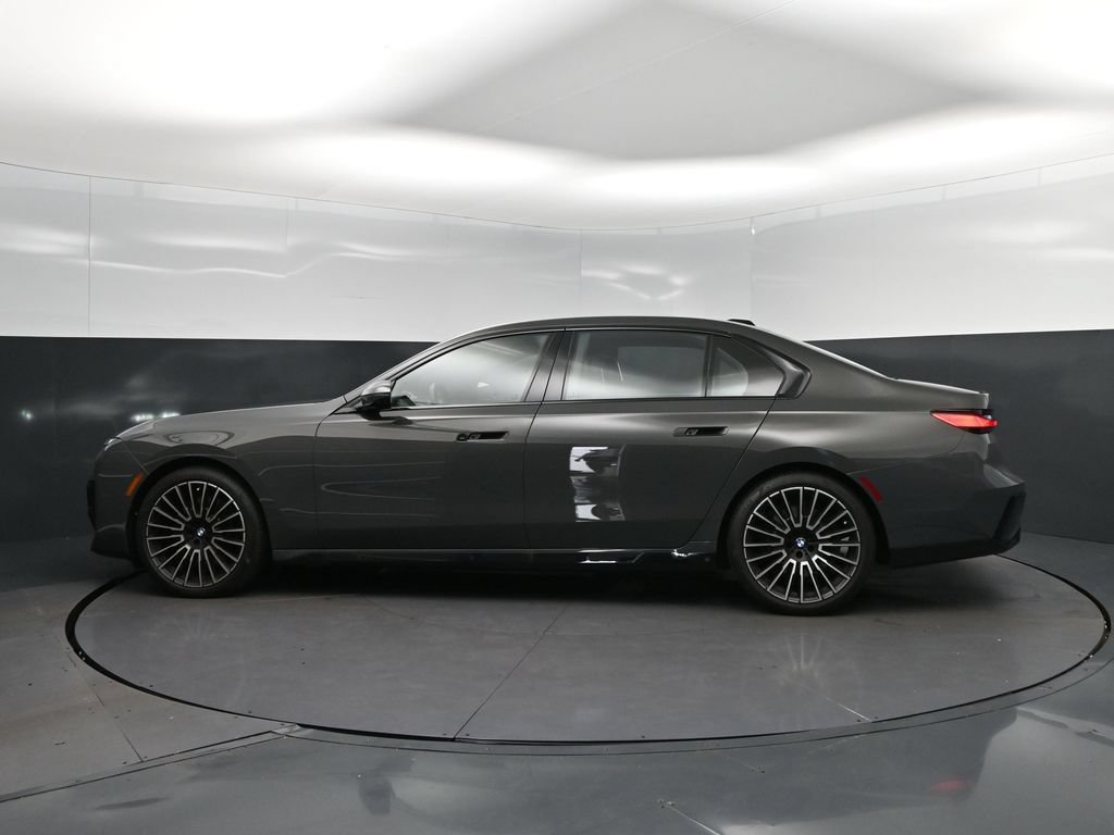 Certified 2026 BMW 740i w/ Executive Package RWD image 4