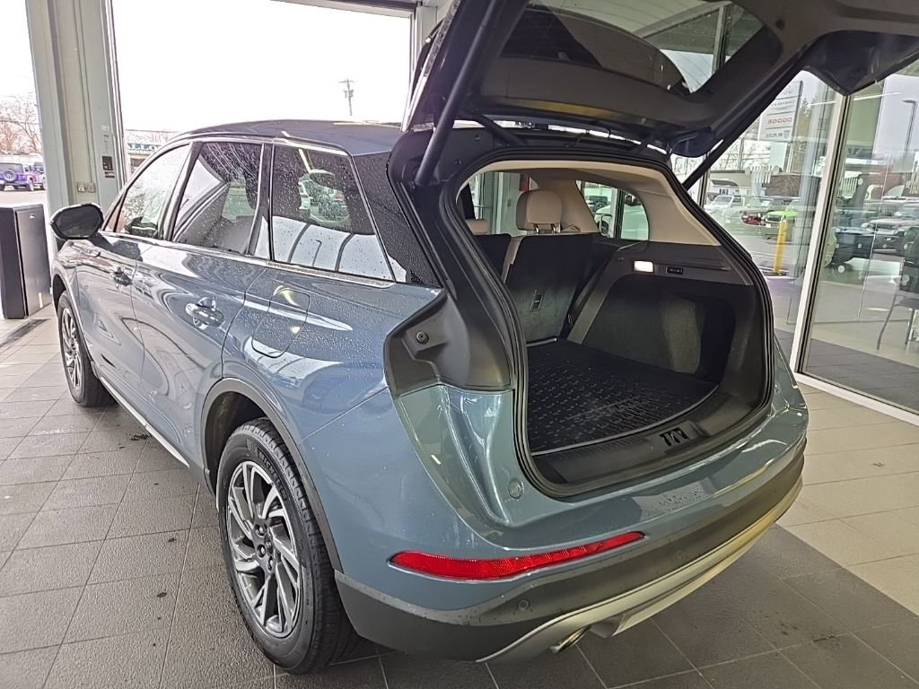 Used 2023 Lincoln Corsair AWD w/ Equipment Group 101A image 11