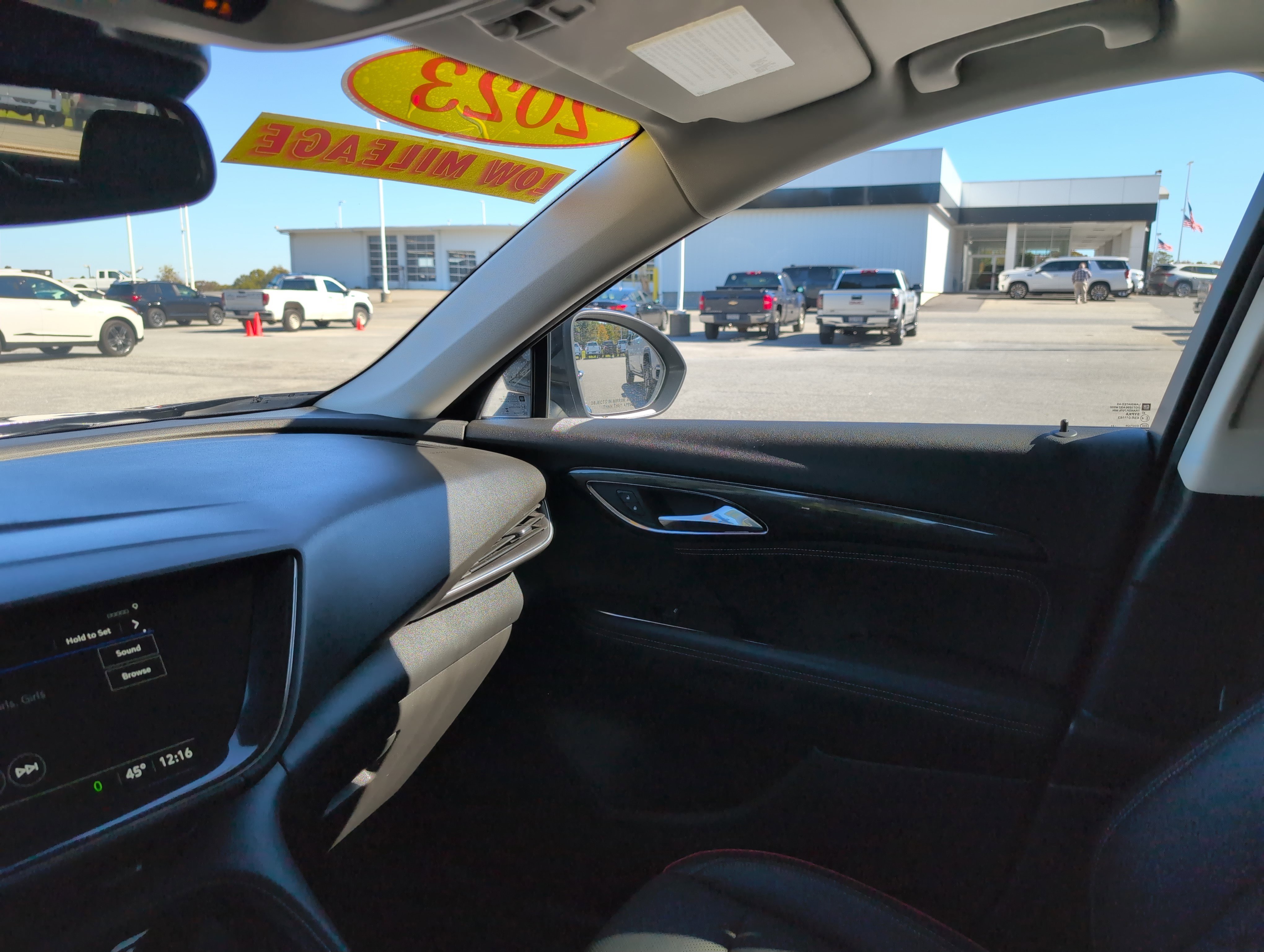 Used 2023 Buick Envision Essence w/ Sport Touring Package image 26