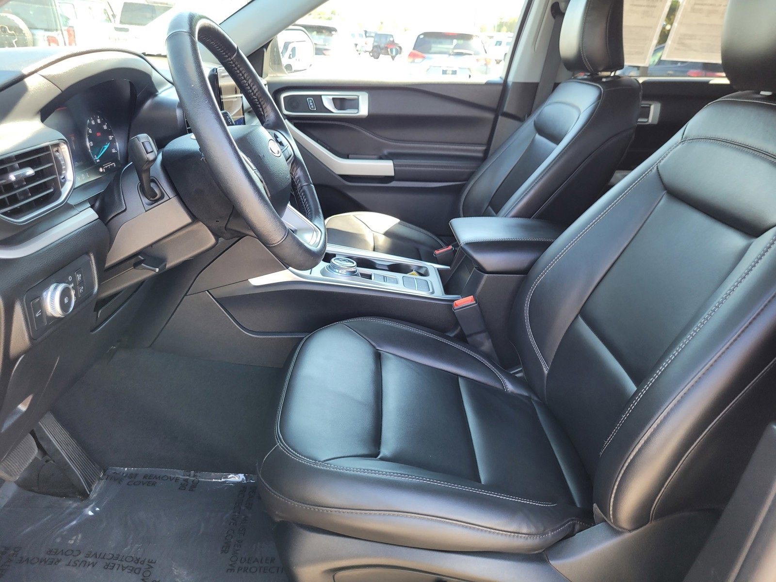 Used 2022 Ford Explorer XLT w/ Equipment Group 202A image 16