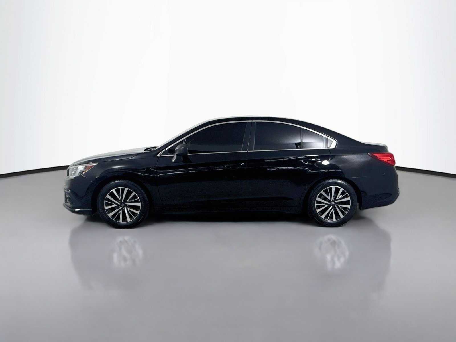 Used 2018 Subaru Legacy 2.5i w/ Alloy Wheel Package AWD/4WD image 2