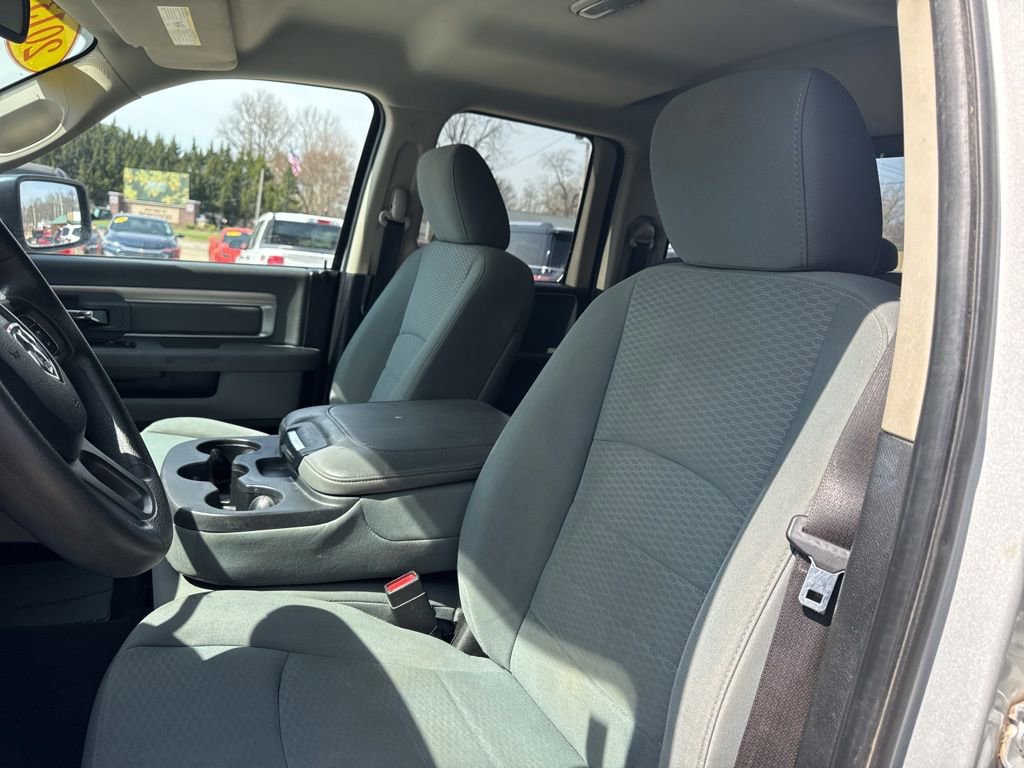 Used 2013 RAM 1500 Classic SLT w/ Premium Display Pkg image 9