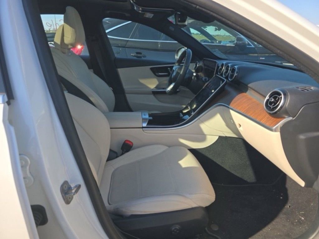 Used 2025 Mercedes-Benz C 300 4MATIC Sedan image 10