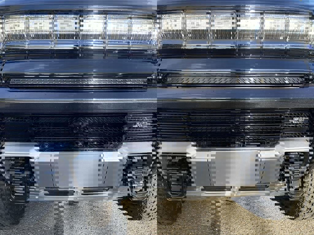 New 2026 GMC Hummer EV SUV w/ LPO, Roof Cross Rail Package image 31