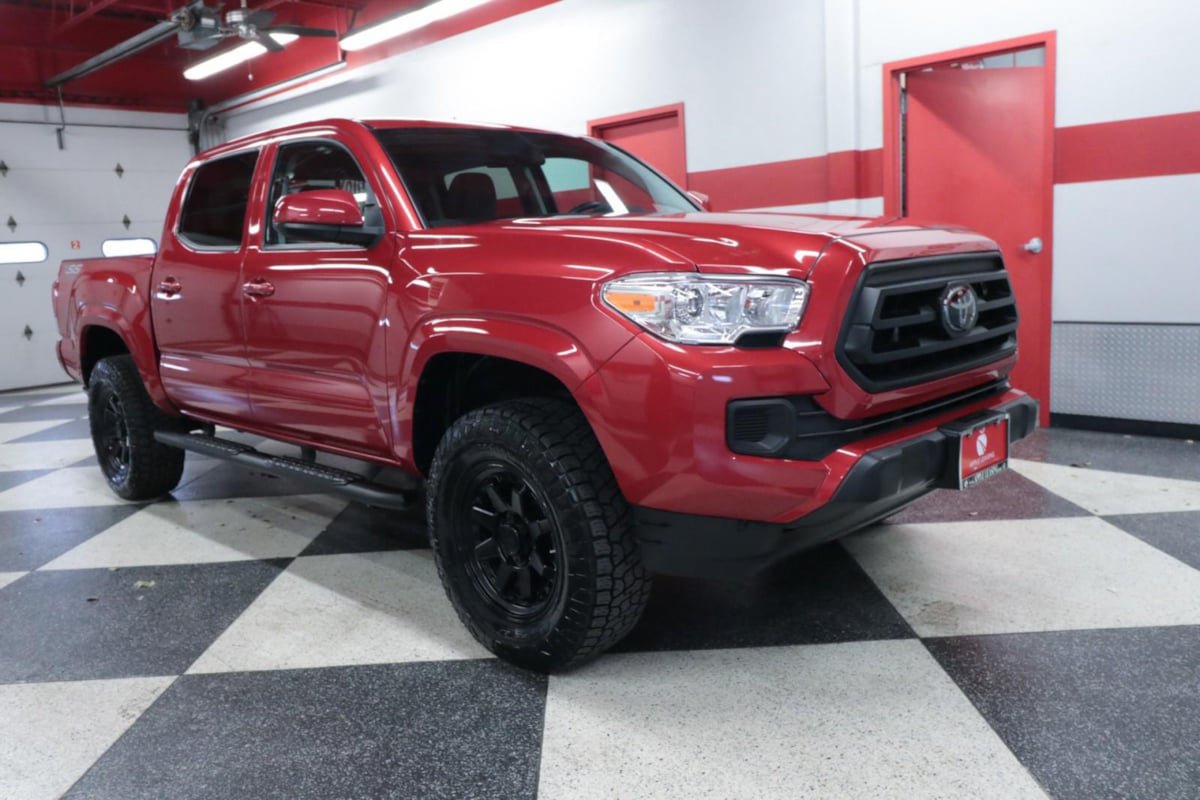 Used 2023 Toyota Tacoma SR AWD/4WD image 2