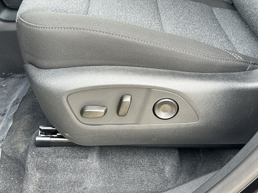 New 2026 GMC Acadia Elevation FWD image 21