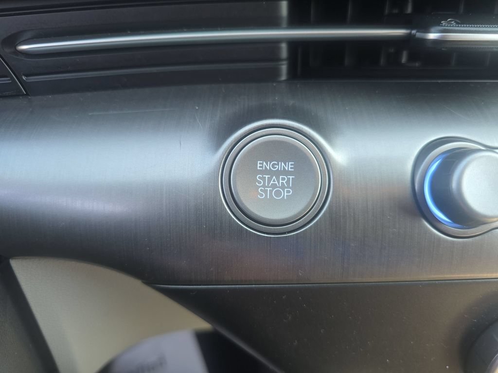 Used 2024 Hyundai Kona SE AWD/4WD image 28