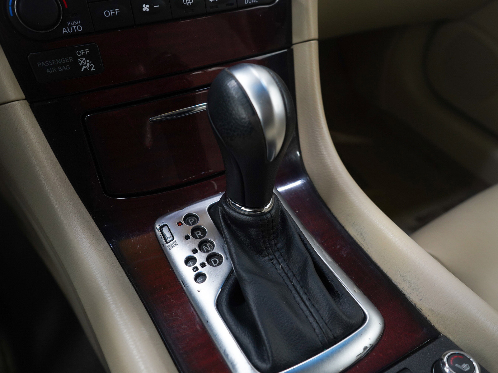 Used 2017 INFINITI QX50 AWD w/ Premium Plus Package image 23