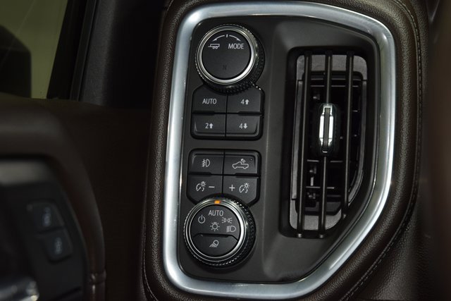 Used 2022 GMC Sierra 3500 Denali w/ Denali Ultimate Package image 36