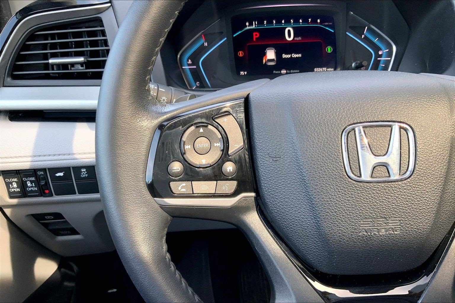 Used 2023 Honda Odyssey Touring image 22