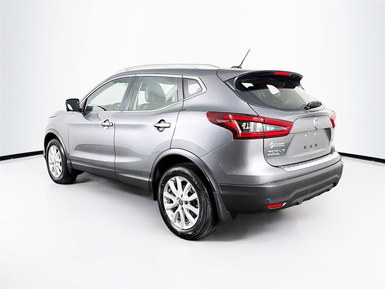 Used 2022 Nissan Rogue Sport SV w/ Technology Package image 5
