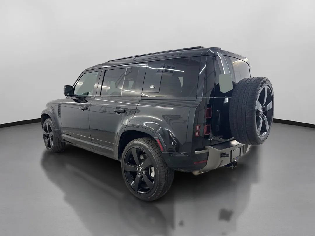 Used 2021 Land Rover Defender 110 X-Dynamic SE AWD/4WD image 7