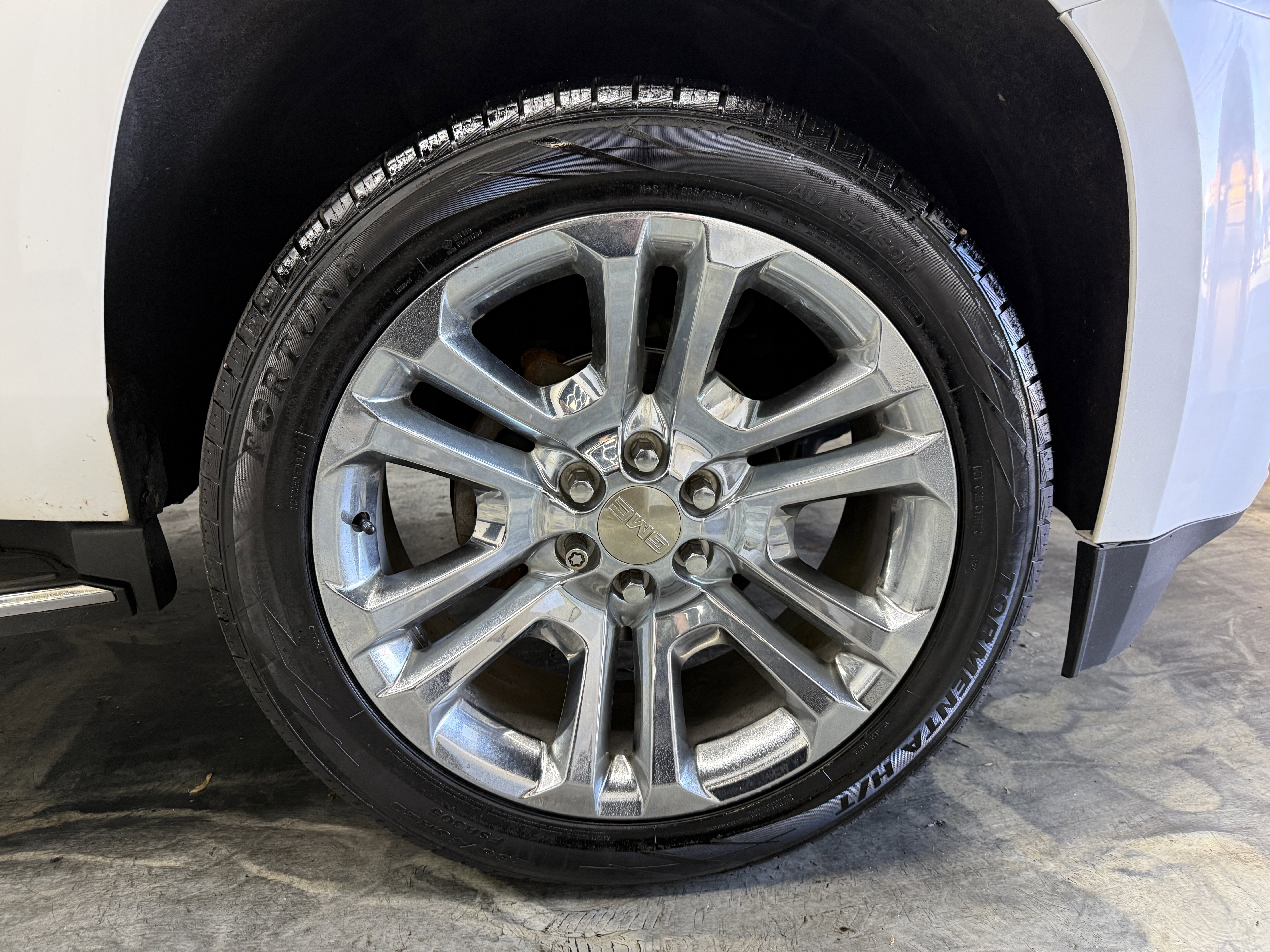 Used 2018 GMC Yukon SLT w/ Premium Edition AWD/4WD image 31
