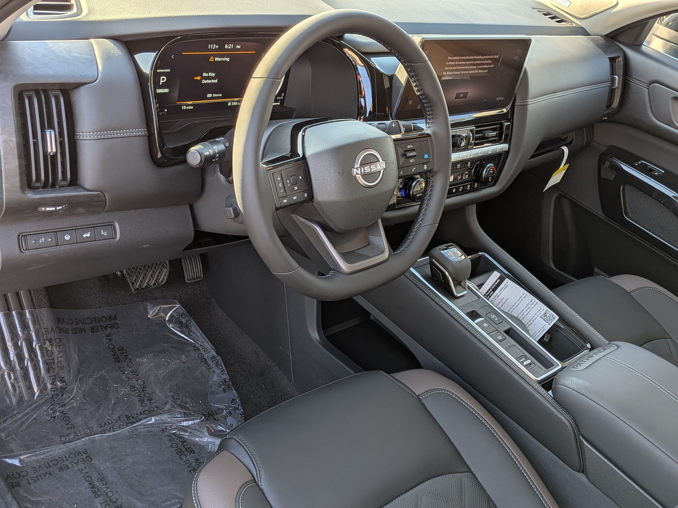 New 2026 Nissan Pathfinder Platinum FWD image 2
