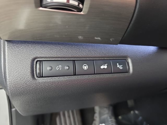 Used 2024 Nissan Pathfinder Platinum w/ Cargo Package image 41